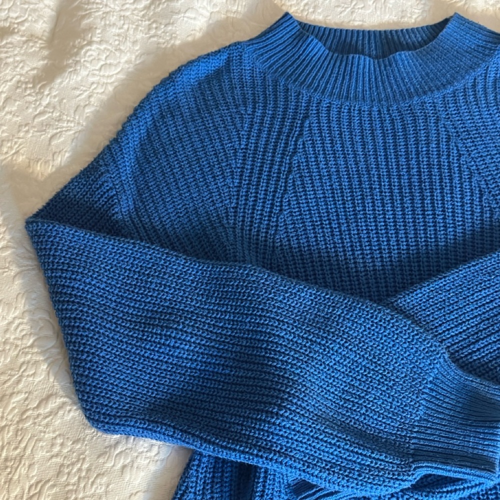 old navy royal blue women’s sweater